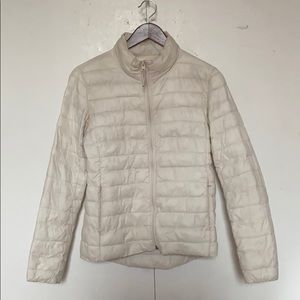 ❤️ WHITE OLD NAVY PUFFER JACKET